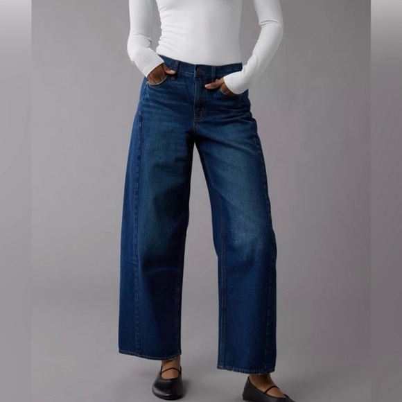 AE Dreamy Drape Strigid Barrel Jean in a Medium Wash Size 14 Long - Picture 2 of 8